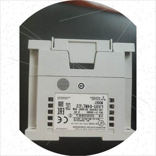 议价FX5U-64MT/ES,2020年产品,日期近成色新,实物