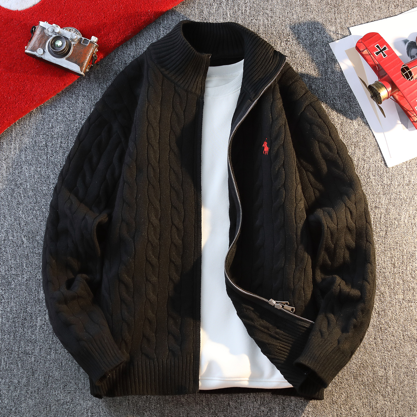 秋冬新款青少年高级感立领针织麻花毛衣舒适保暖男生百搭毛衣开衫