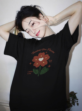 复古黑色短袖女t恤夏季2025新款半袖花朵T恤纯棉别致漂亮体恤上衣