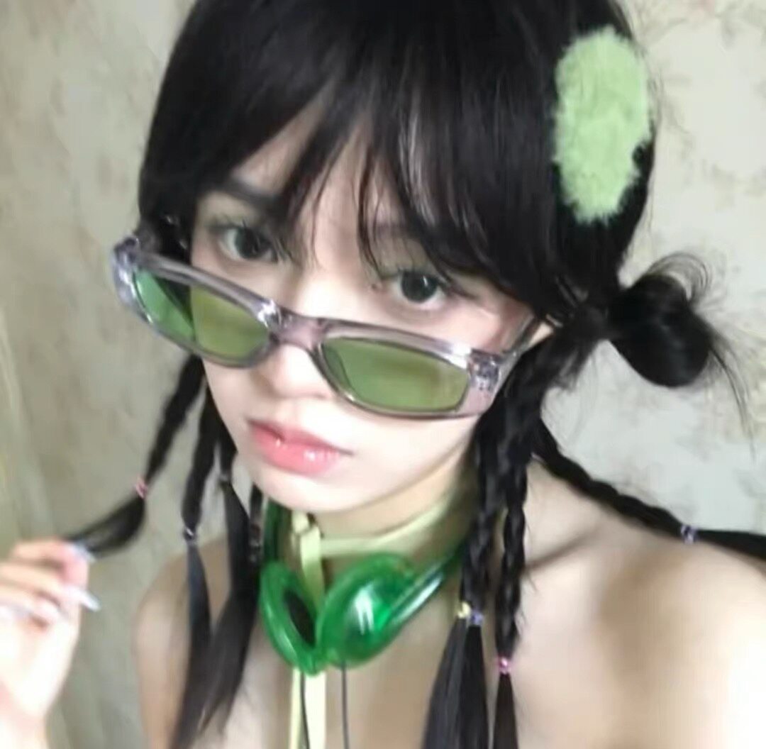 爬山机车感绿色灰框墨镜女高级感ins大脸圆脸显瘦搭配y2k太阳镜男