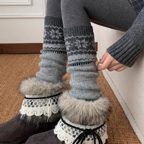 费尔岛雪花针织保暖中筒袜女