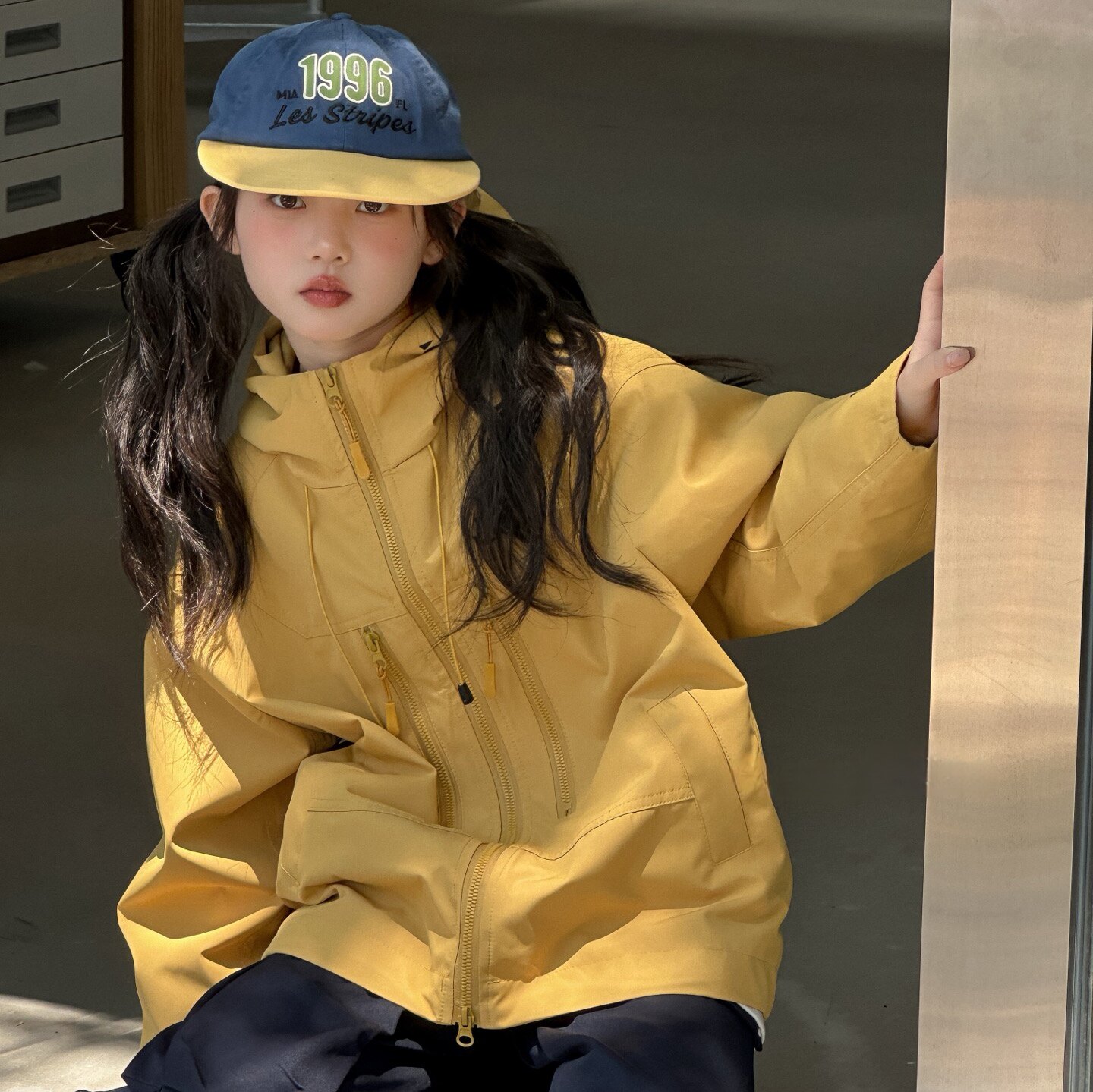 波拉韩国童装2025秋季男女童时尚外套休闲炸街拉链款连帽冲锋衣潮
