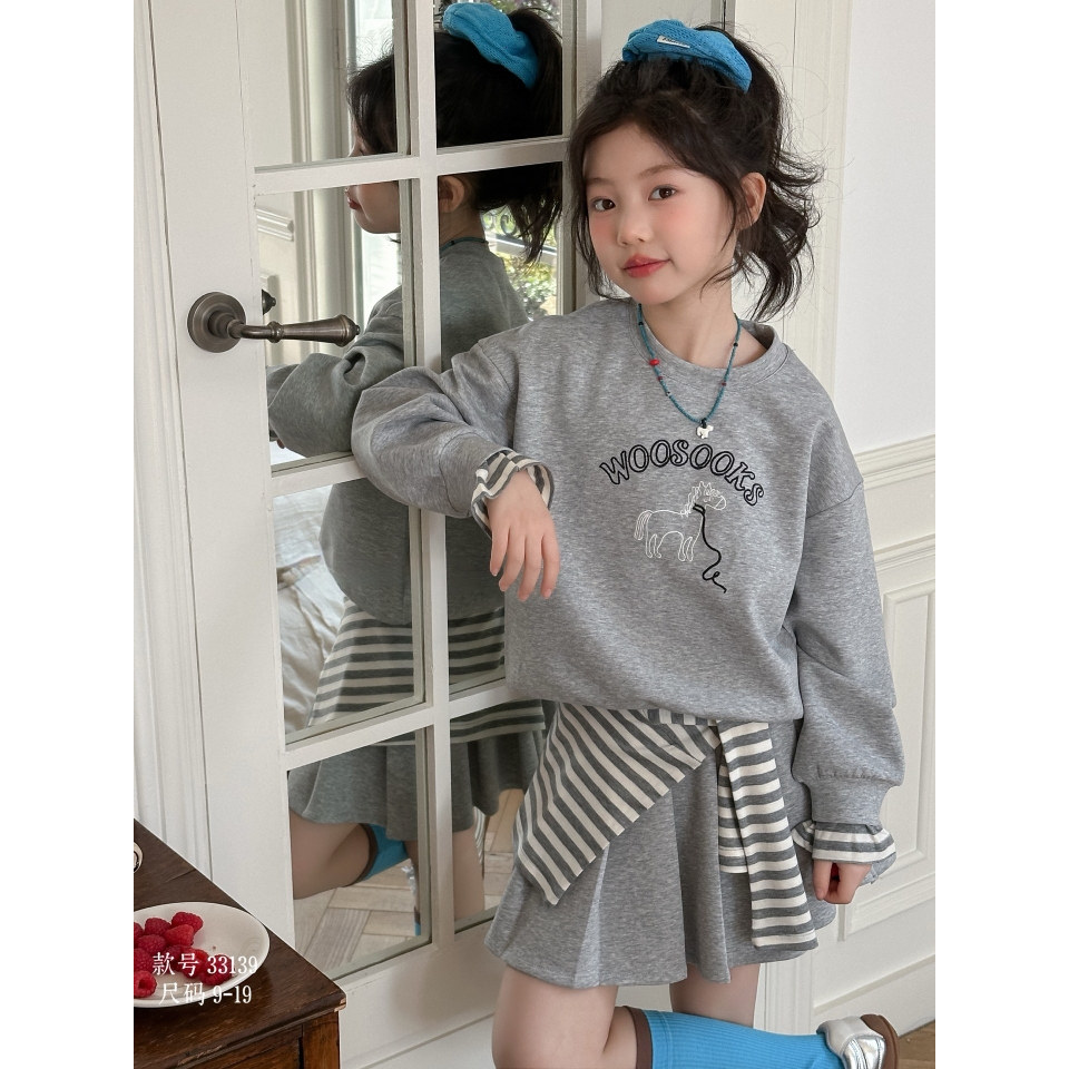 波拉韩国童装2026春季新款休闲风女童披肩小马刺绣卫衣半身裙套装