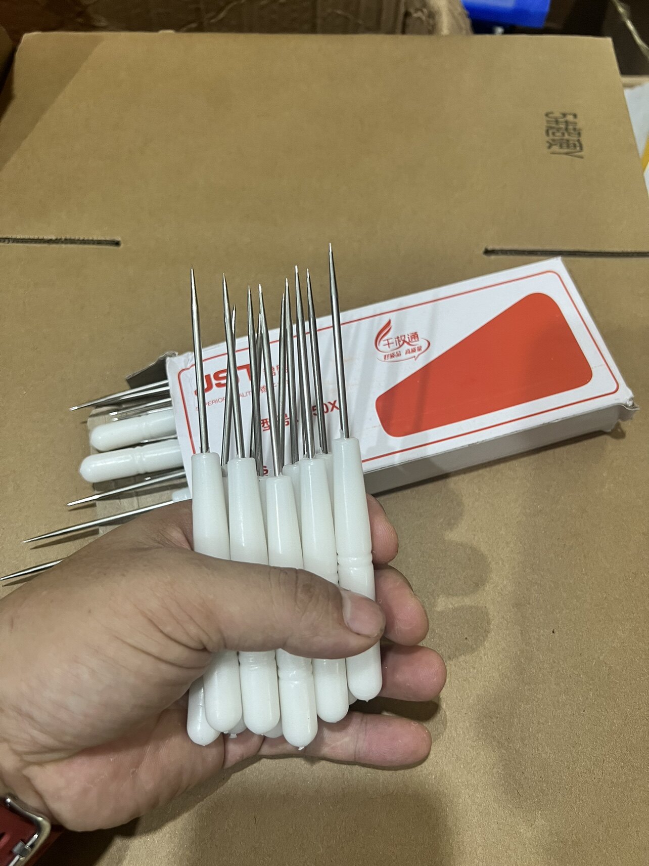 家用布艺皮革塑料柄钻子加长加硬全钢挑针千枚通手工打孔修鞋锥子