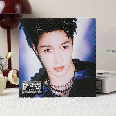 正版 张艺兴LAY STEP 首张全英文专辑 CD唱片+歌词页写真小卡周边