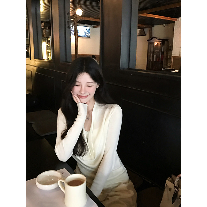VASSE美蟹气质欧尼荡领天丝奶白针织衫女秋温柔显瘦弹力肌理上衣