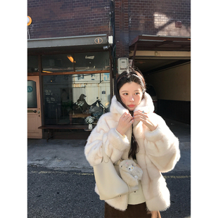 VASSE美蟹 温柔加厚连帽拉链环保皮草女冬防风保暖小白熊外套