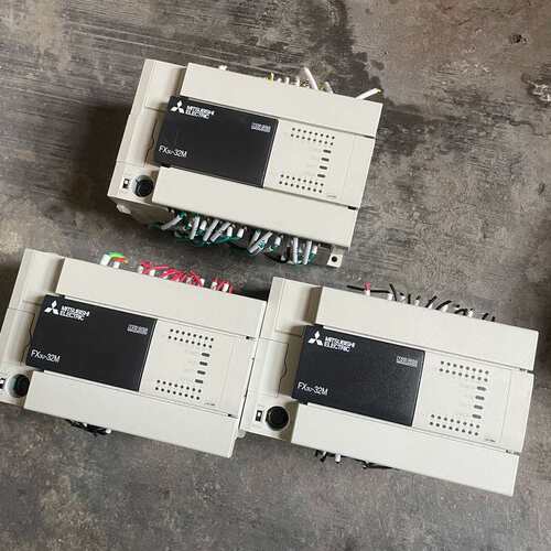 可维修-三菱PLC FX3U-32MR/ES-A，成色如图漂亮，年份议价