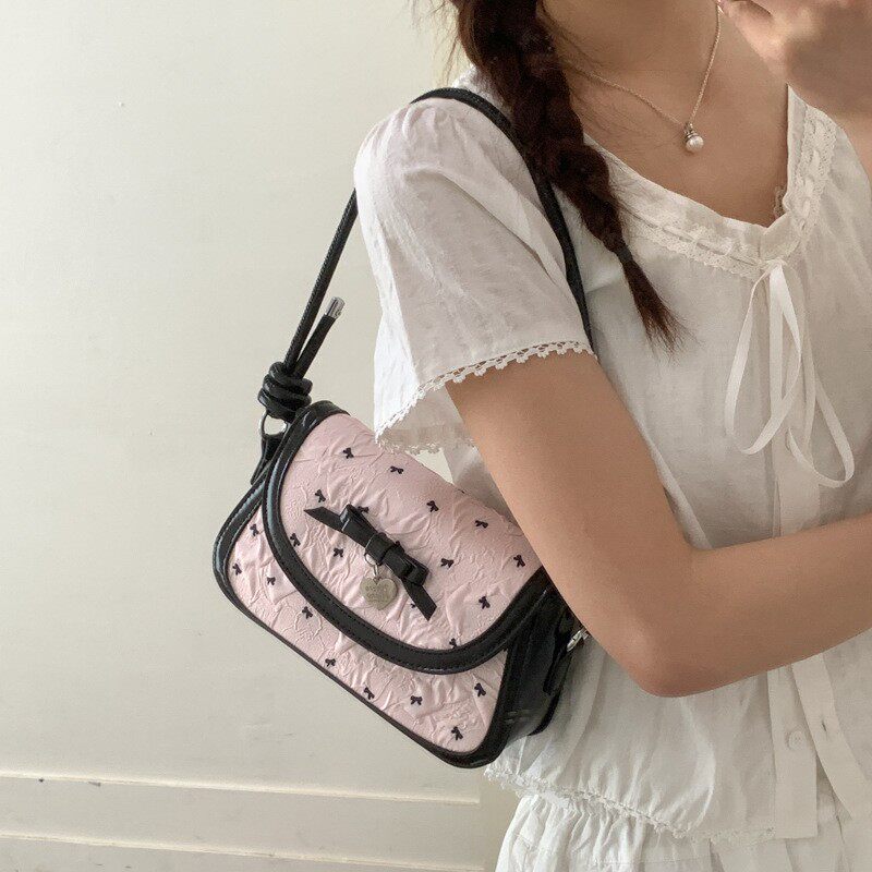 简约气质韩版休闲小方包2026高级感纯色ins超火单肩斜跨包