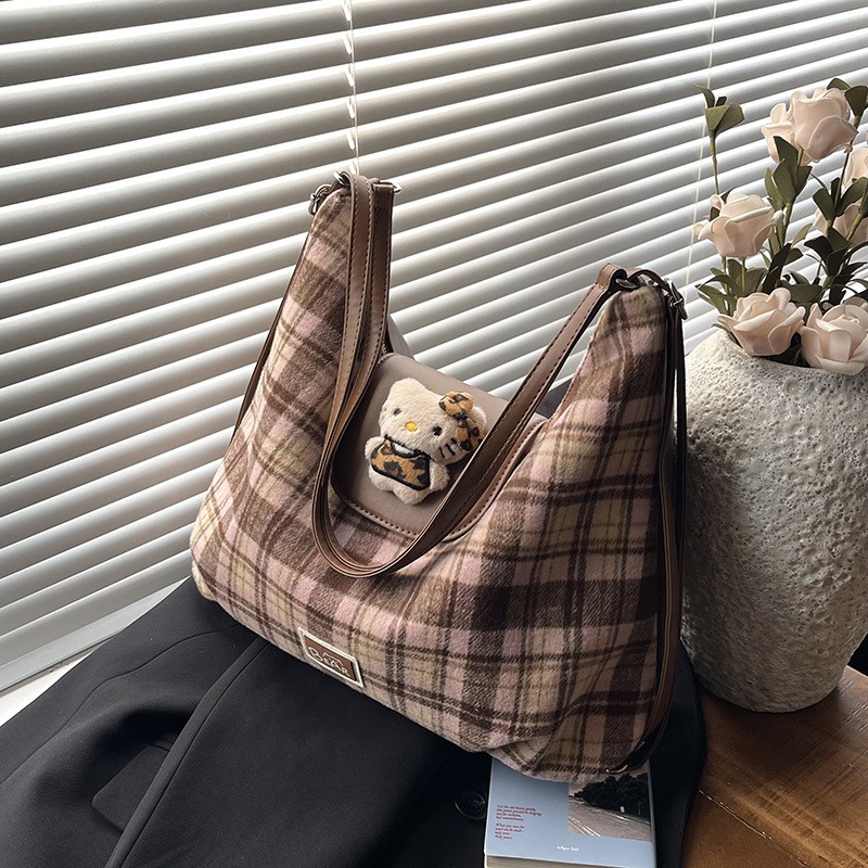 2025秋冬新款女士大容量通