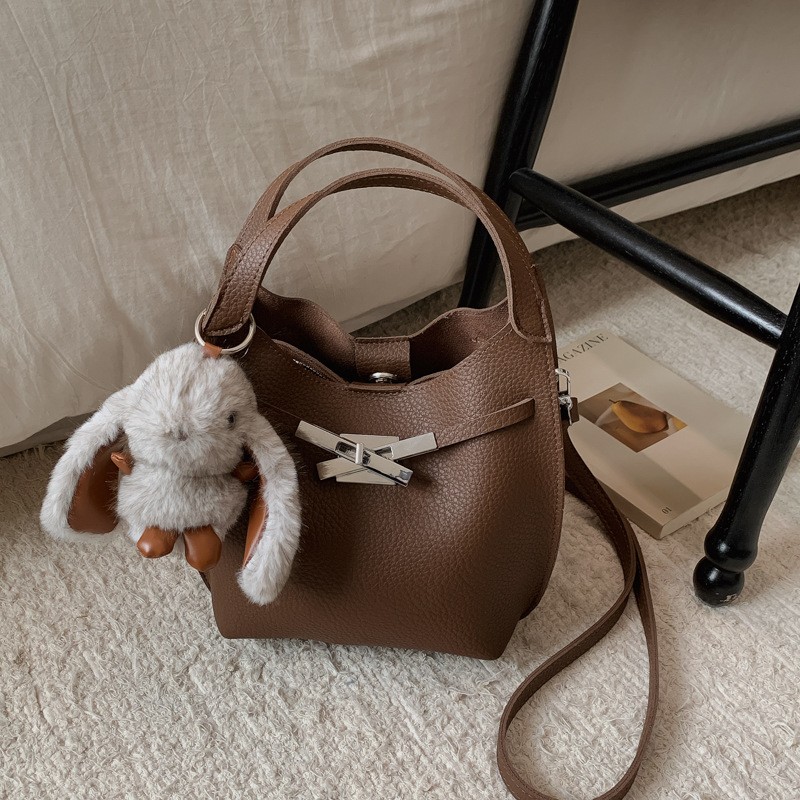 高级感简约上班通勤水桶包