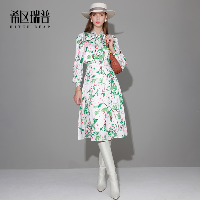 希区瑞普法式印花连衣裙新款女春季度假浪漫花海翻领修身裙子