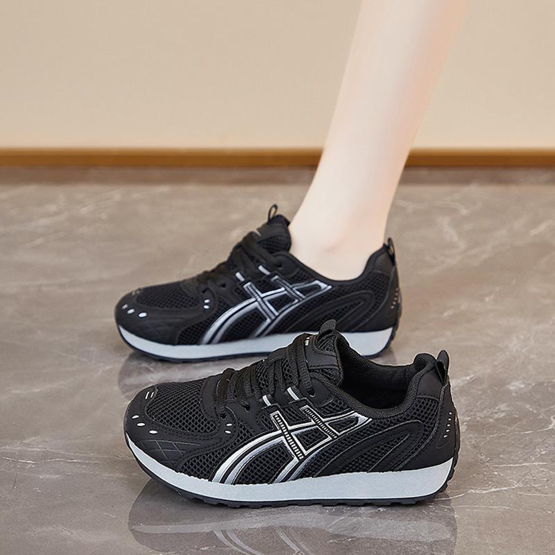 鞋子女2025新款秋季轻便软底运动鞋平底百搭休闲女鞋不累脚工作鞋