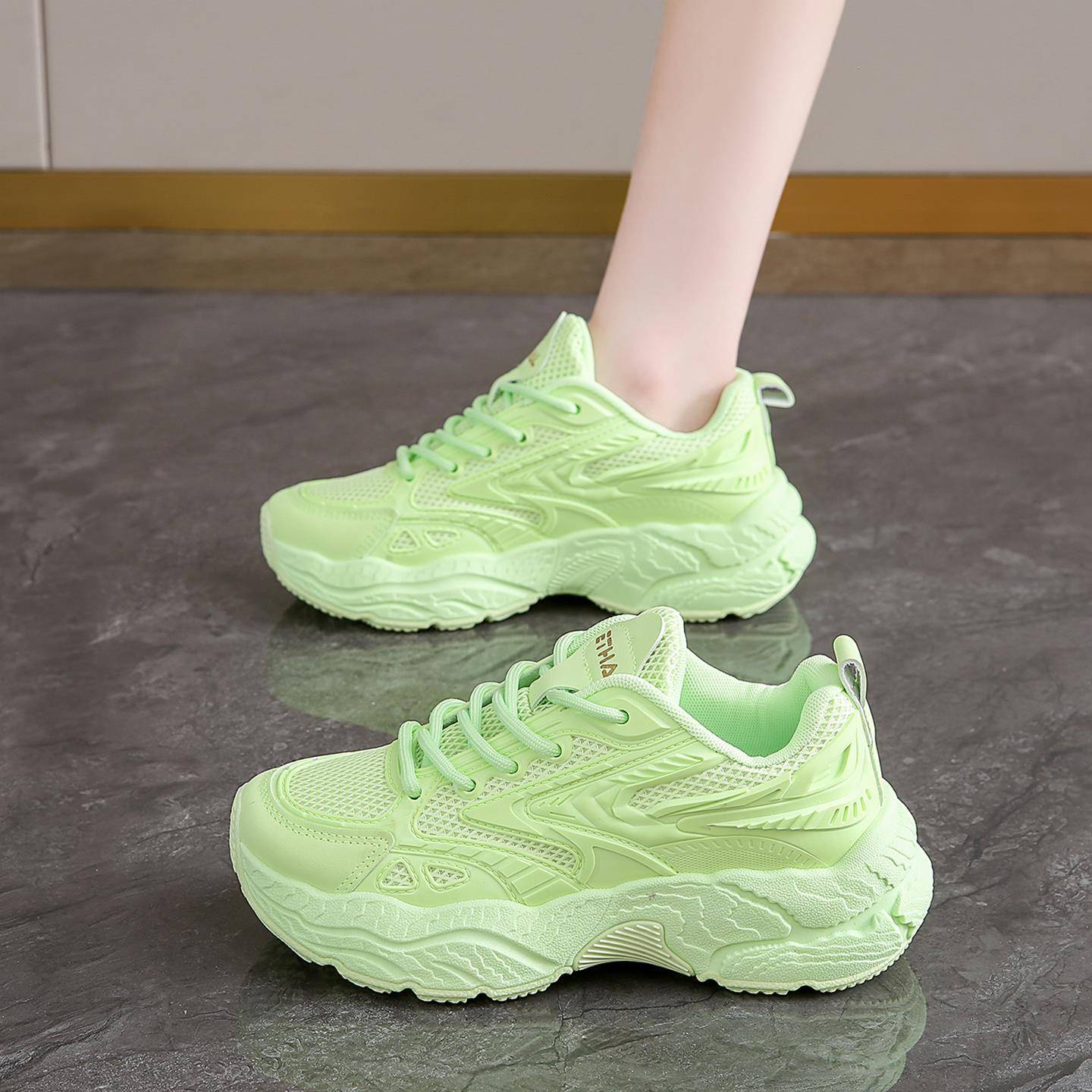 绿色运动鞋女2025新款秋季巨好看老爹鞋软底防滑跑步鞋子网面透气