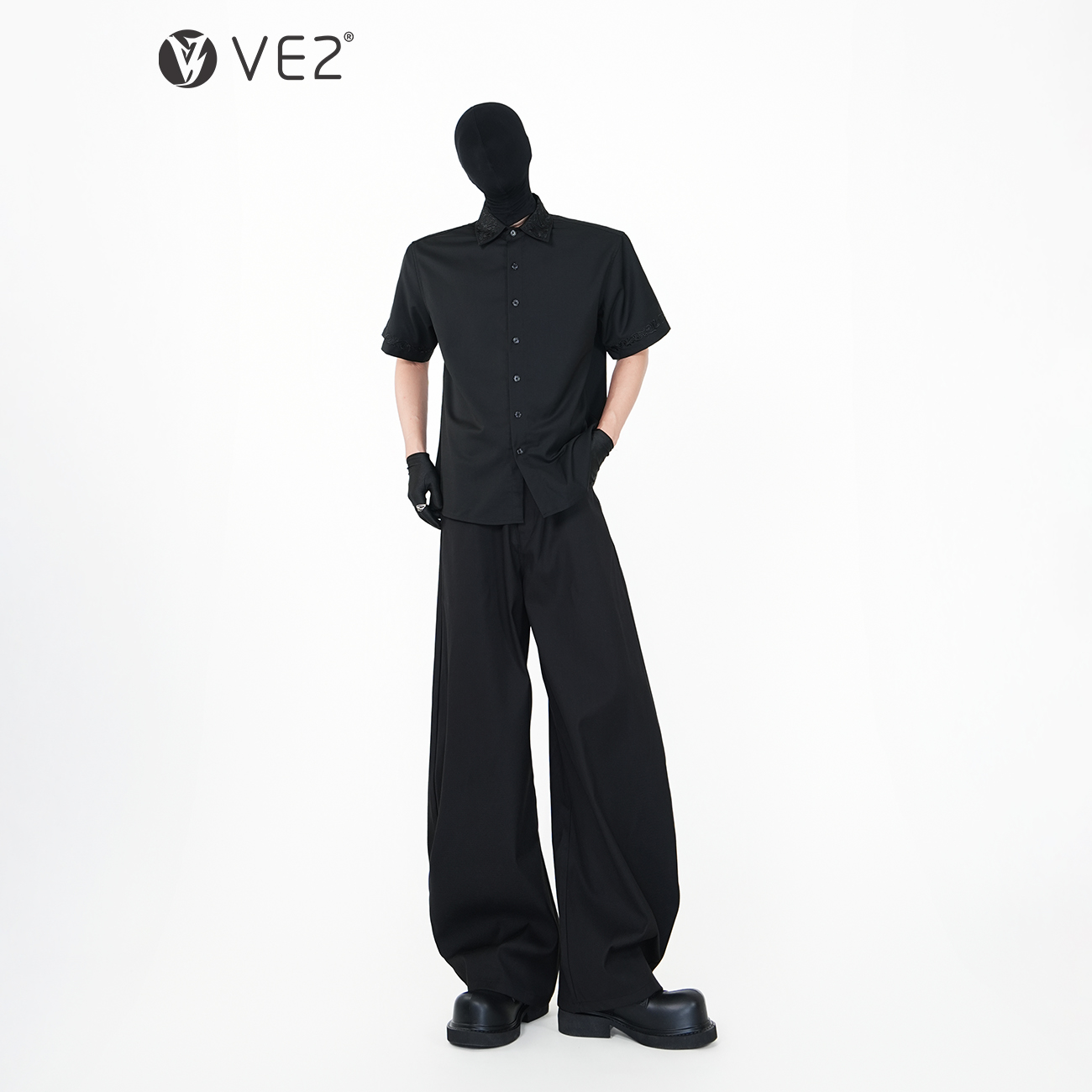 VE2基础款浮雕绣花翻领短袖衬衫