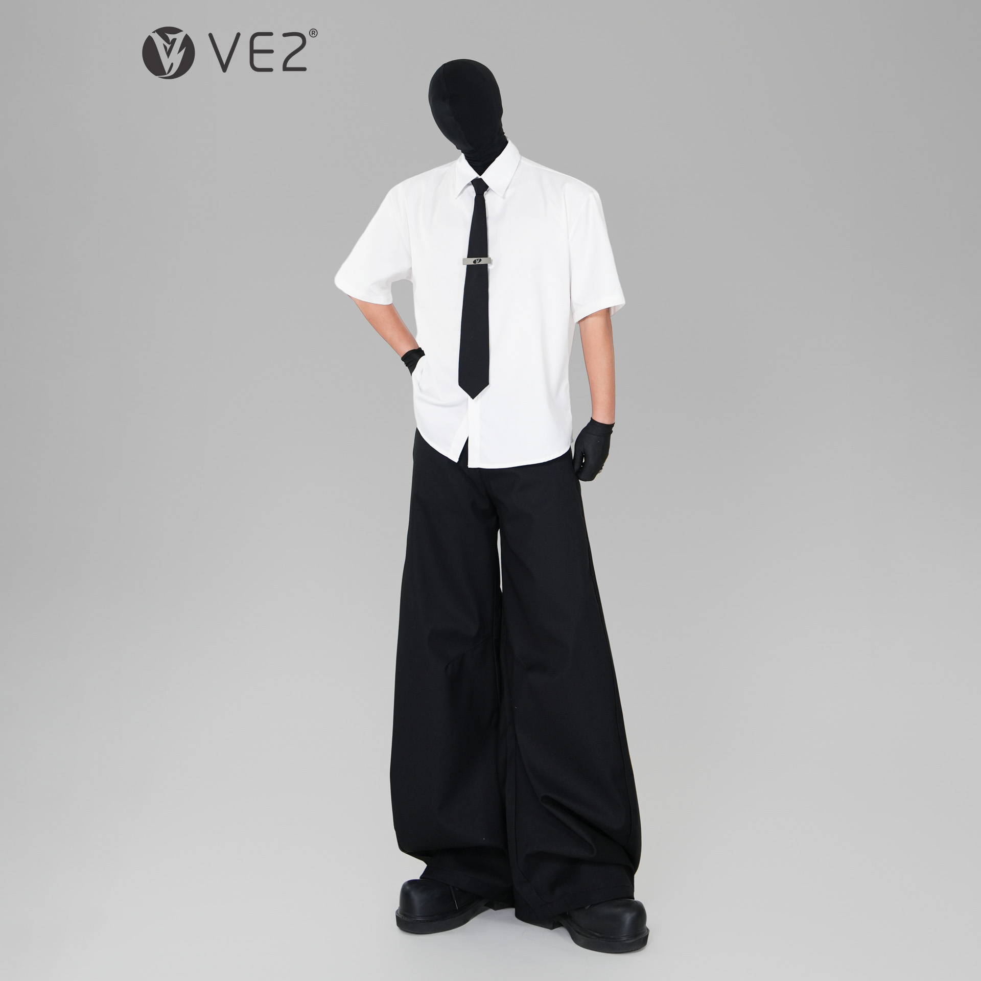 VE2黑色正肩短袖衬衫套装弯刀裤