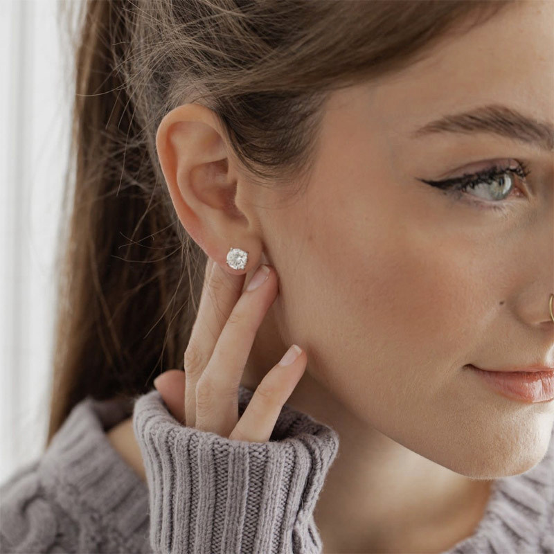 unnco | 欧美小众设计四爪镶钻钛钢耳环女博主同款日常简约耳钉