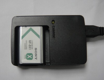 索尼HX300 HX400 H400 GWP88E CX240E PJ240E 相机充电器NP-BX1