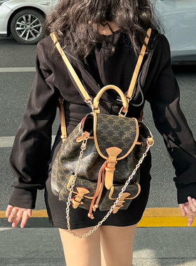 中古口袋双肩包女2026新款休闲链条单肩腋下书包印花抽带通勤背包