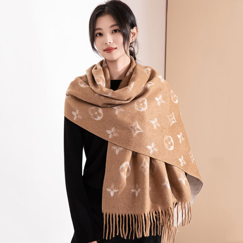 2025羊毛围巾女秋冬季高级感时尚