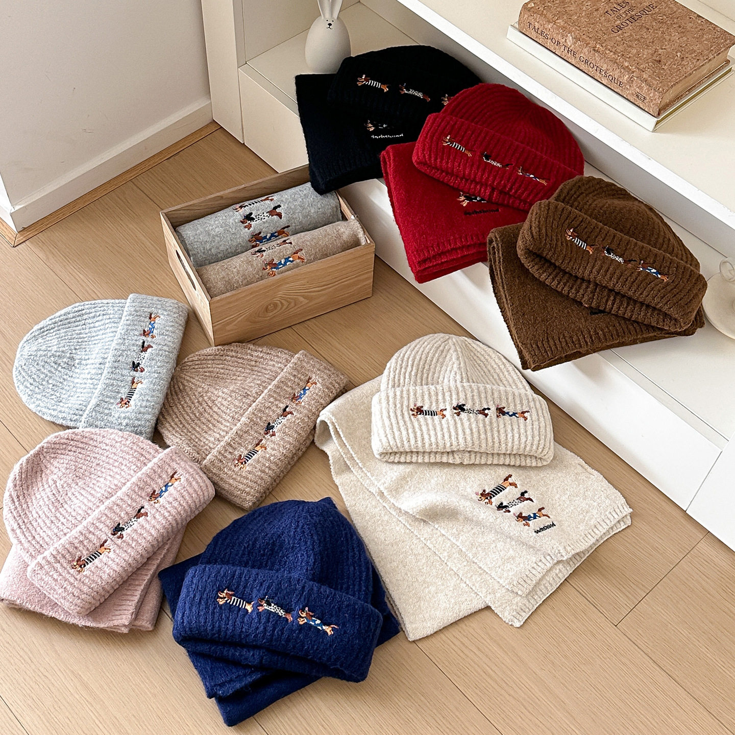 可爱腊肠狗刺绣毛线帽女冬季韩系百搭帽子围巾两件套保暖针织围脖