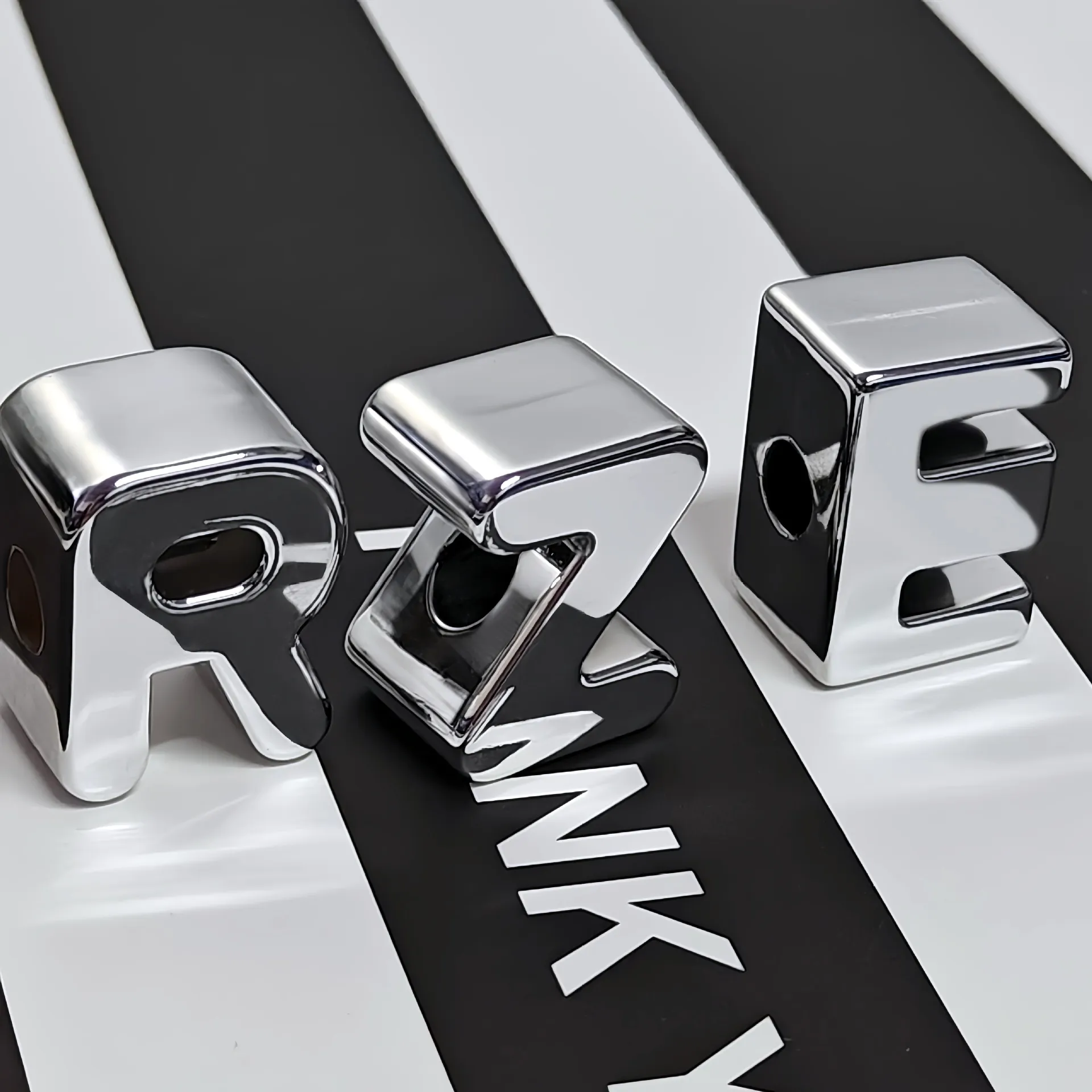 定制电镀银色立体字母数字配饰饰品鞋带串珠手工diy大孔鞋扣配件