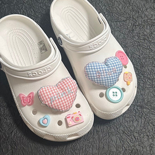 橹穆99蓝粉色举起来ins爱心洞洞鞋鞋扣配件crocs配饰鞋花diy装饰