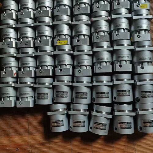 议价新宝减速机VRGS-11B60P-100VRGS11B60P100VRGS11B60P100