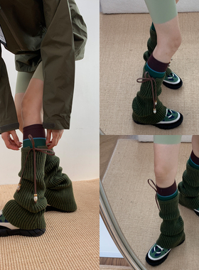 冬日多巴胺穿搭 2025冬季北欧风竖纹羊毛Yiss绑带复古绿袜套DF