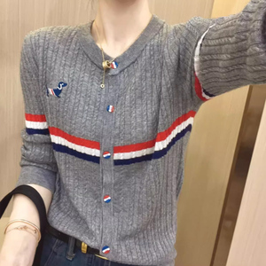 大码女装秋冬新款设计感开衫毛衣女撞色条纹洋气减龄打底针织上衣