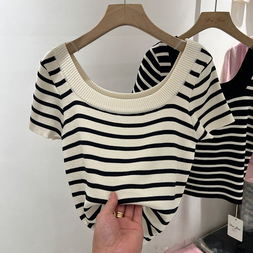 低圆领露锁骨条纹针织短袖T恤女