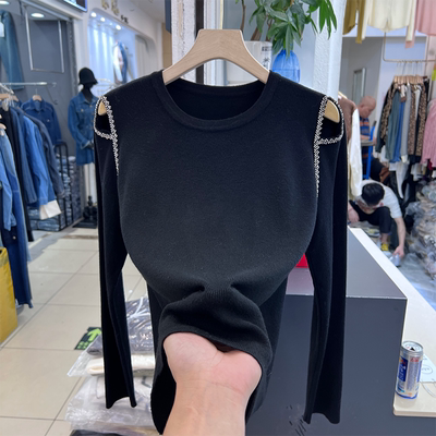 设计感露肩针织打底衫女