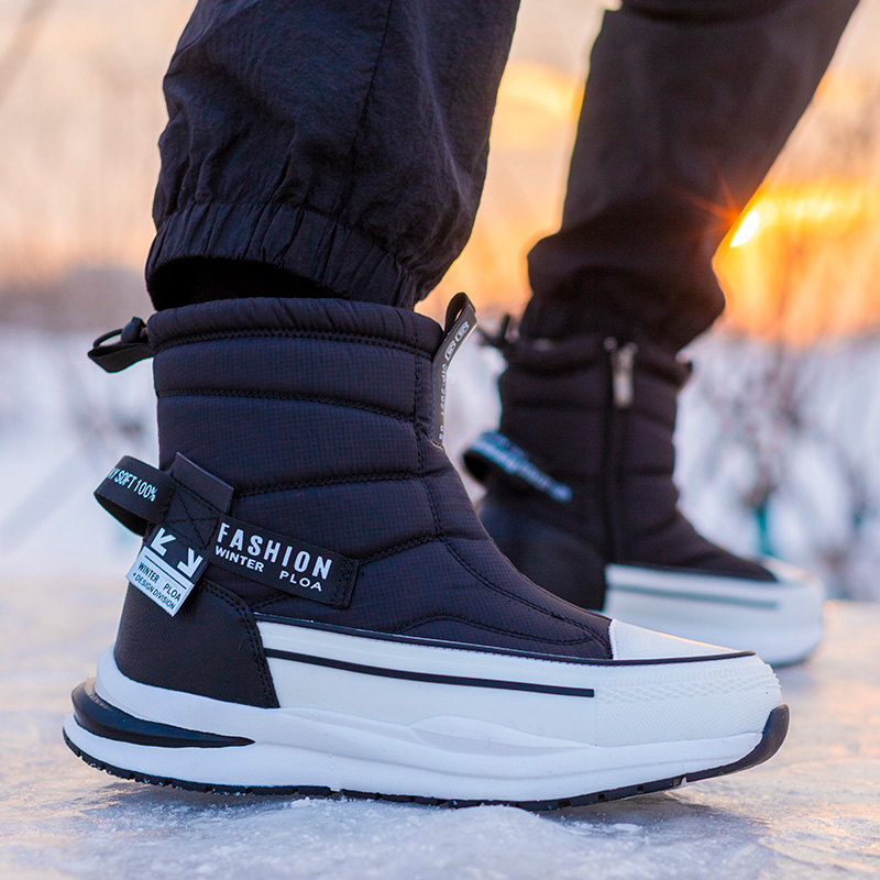 哈尔滨冬季防寒时尚保暖雪地棉靴