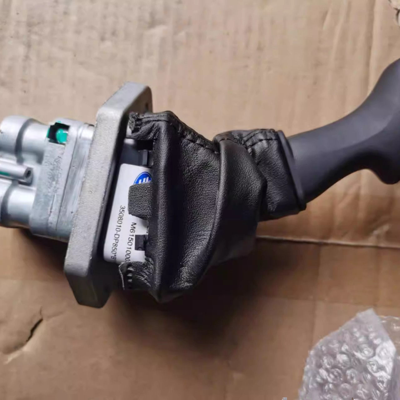 悍V2.0驻车手动阀总成手刹阀原厂