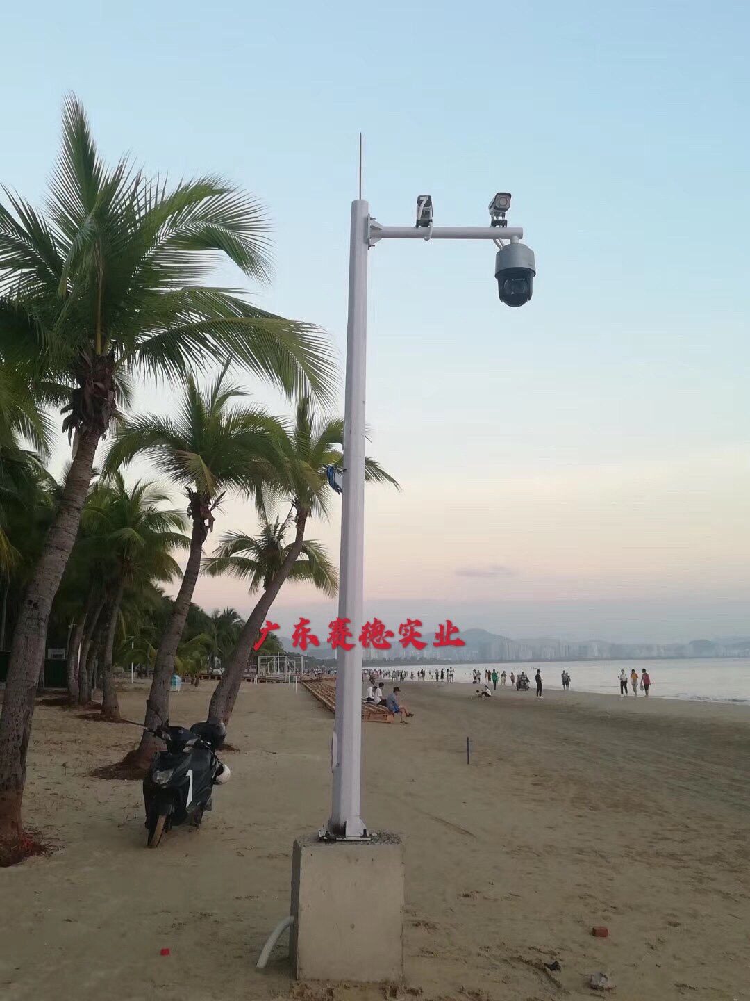 雪亮工程摄像机监控立杆抓小区高空拍杆枪机球机太阳能立柱支架杆