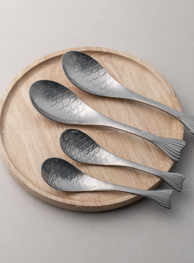 北欧创意304不锈钢鱼饭勺甜品勺调羹吃饭勺子汤勺子家用鱼型勺子