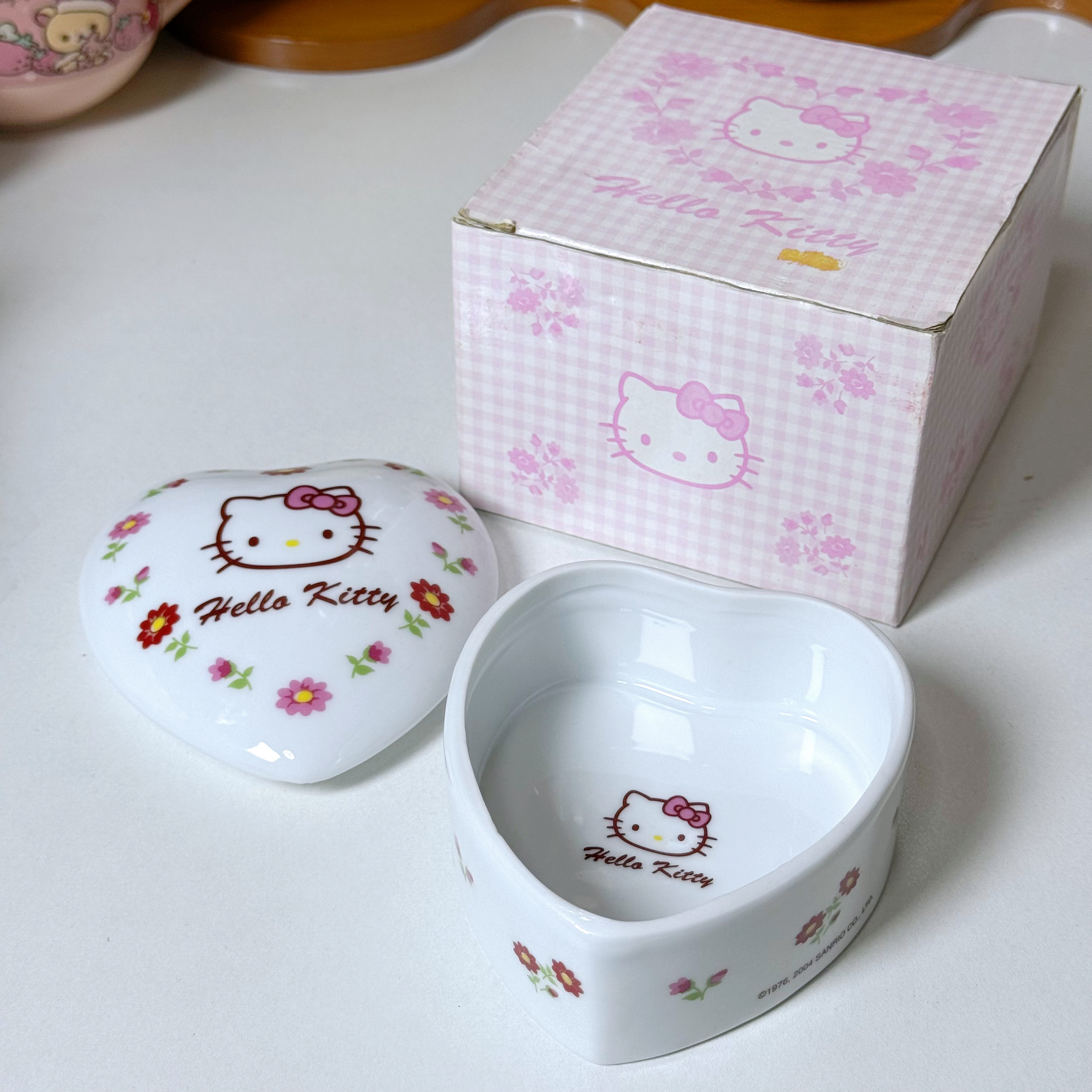 日本vintage 绝版三丽鸥hello kitty凯蒂猫 爱心陶瓷首饰盒