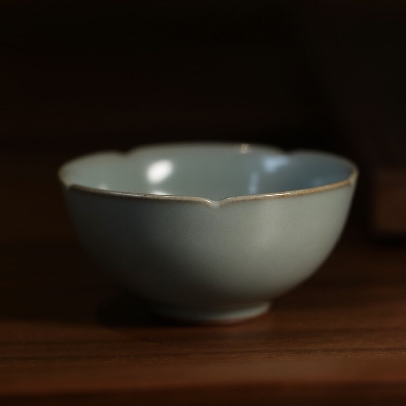 台湾 晓芳窑 汝窑粉青 不开片花口杯 无纹大葵口单杯 主人杯80ml