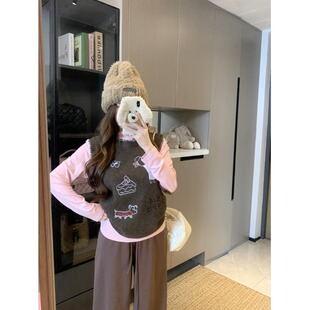 日本OFFCAT复古咖色刺绣马甲背心女秋冬甜美叠穿磨毛加厚打底上衣