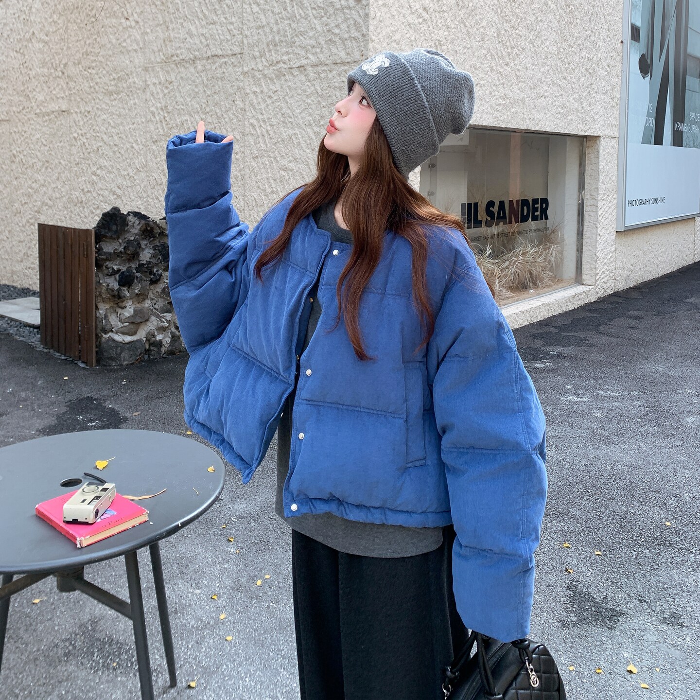 日本offcat深蓝色灯芯绒羽绒服女2025超火巨好看短款小个子90白鸭