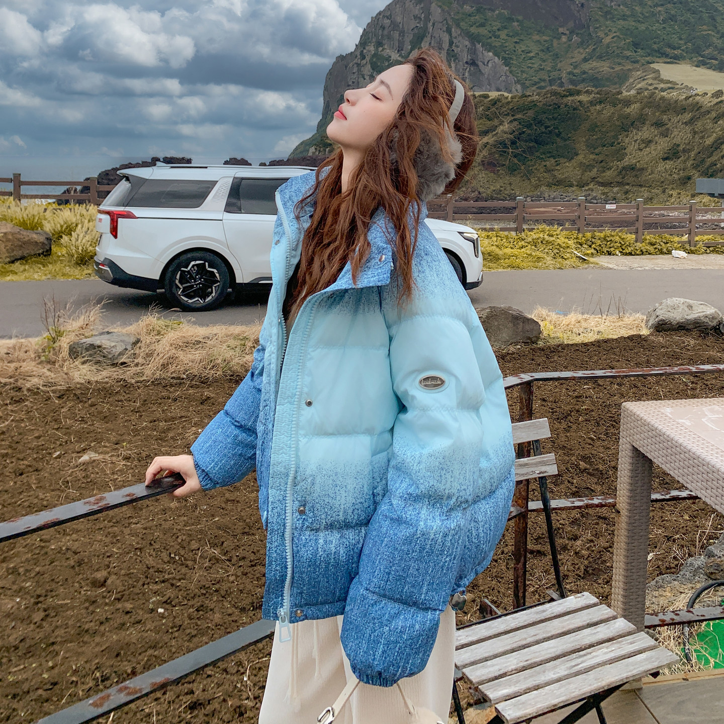 日本offcat蓝色渐变羽绒服女冬季新款小个子短款2025新款洋气别致