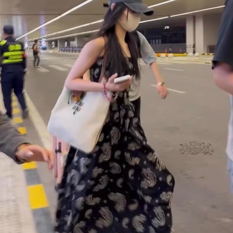 复古重工刺绣吊带裙子女