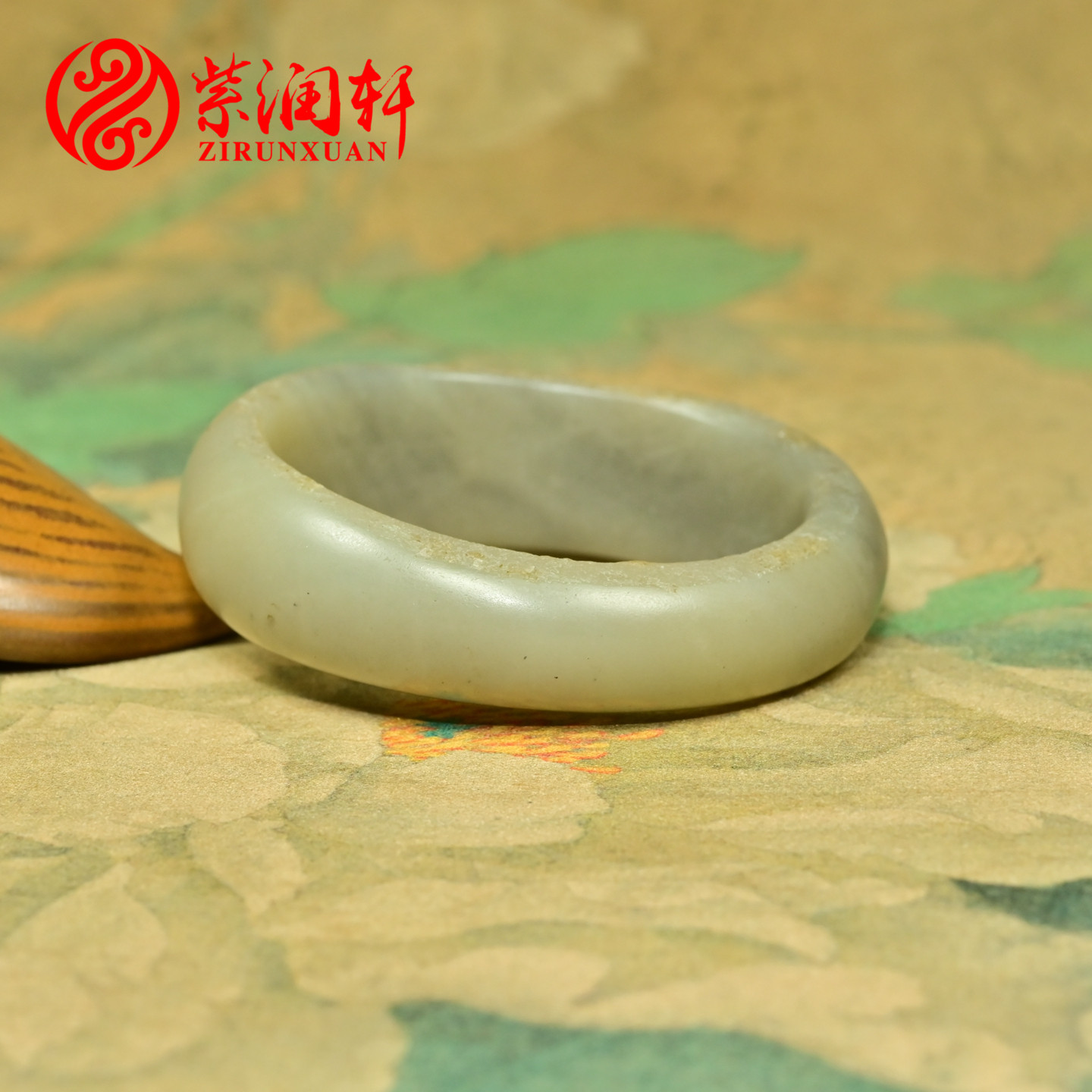 紫润轩新疆和田玉满皮籽料手镯宽版随形暖青白水墨54MM意境收藏级