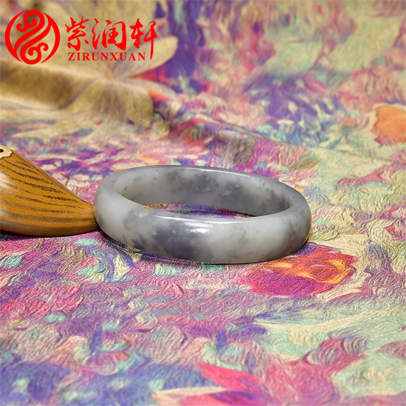 和田玉青花籽料手镯贵妃镯