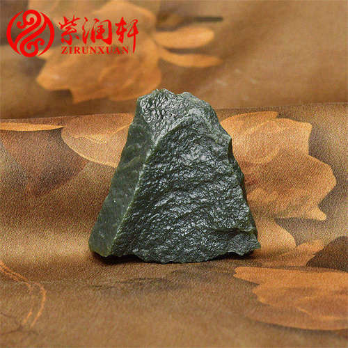 和田玉且末山料青玉黑青原石玩料