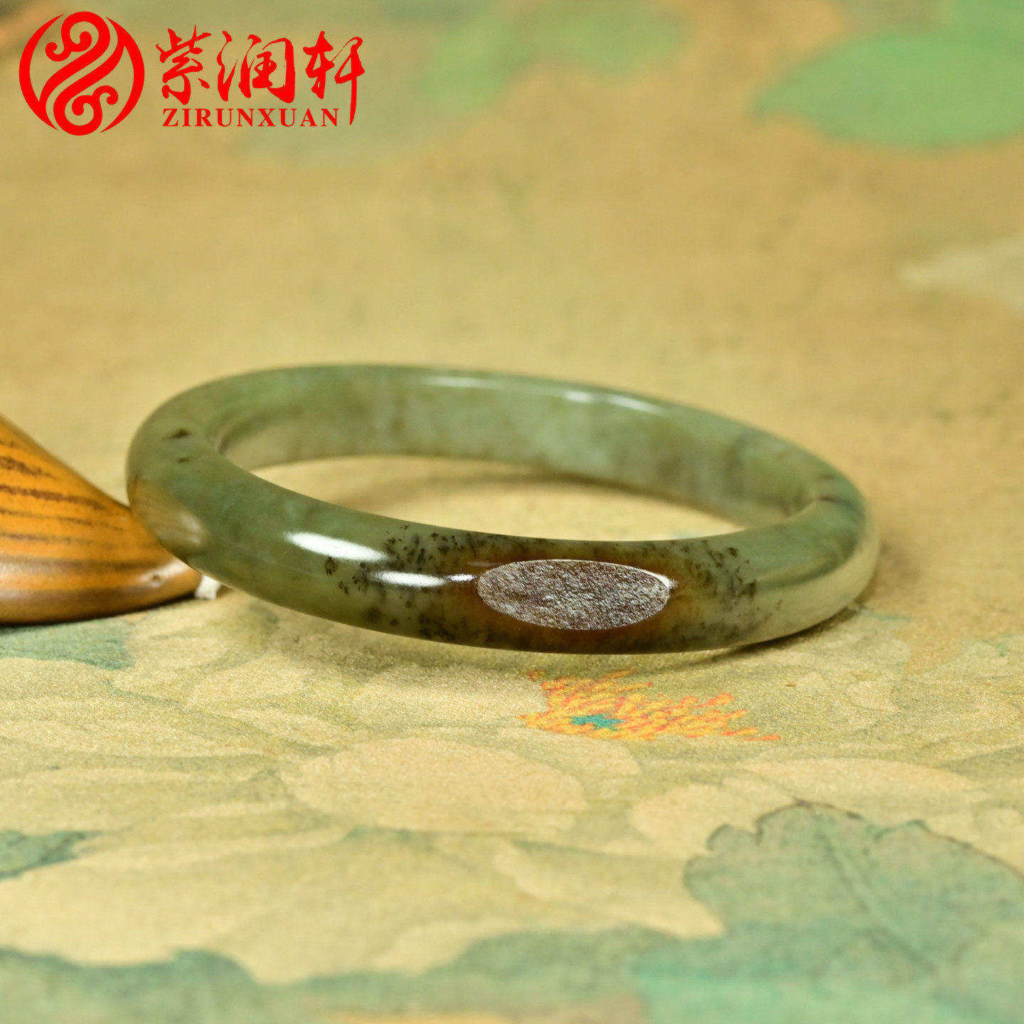 已结缘新疆和田玉沙枣青籽料贵妃手镯61MM聚枣红皮大圈放漏收藏级