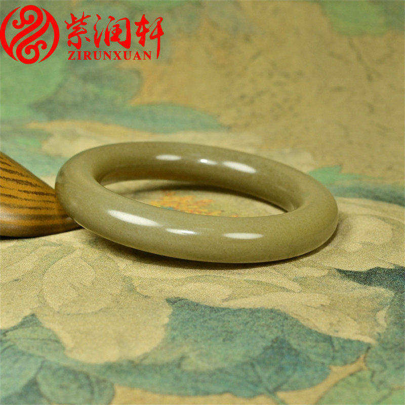 和田玉糖玉手镯且末料肥圆条玉镯