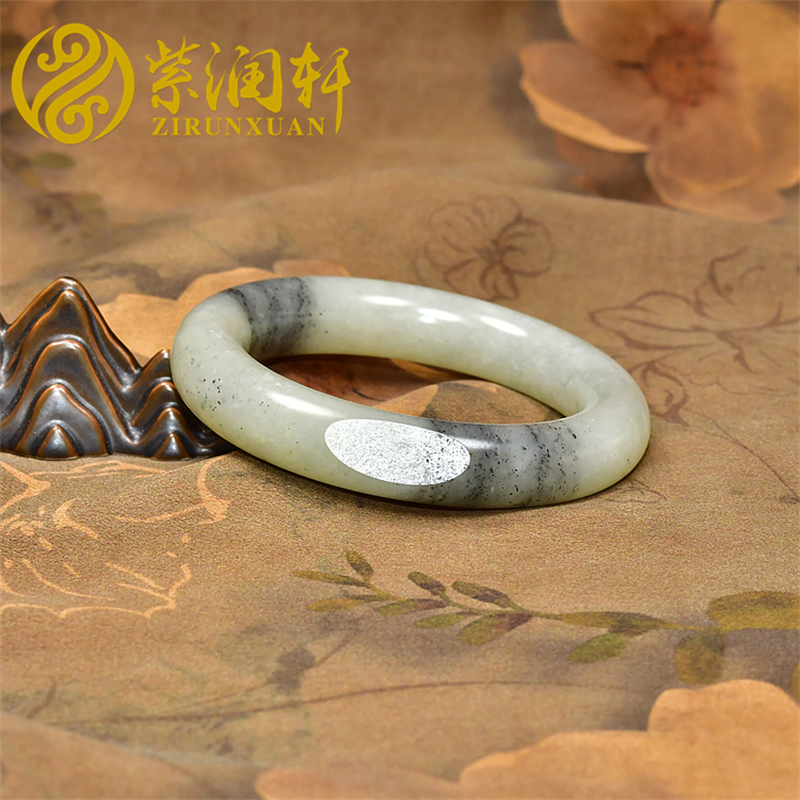 和田玉水墨青花籽料手镯肥圆条