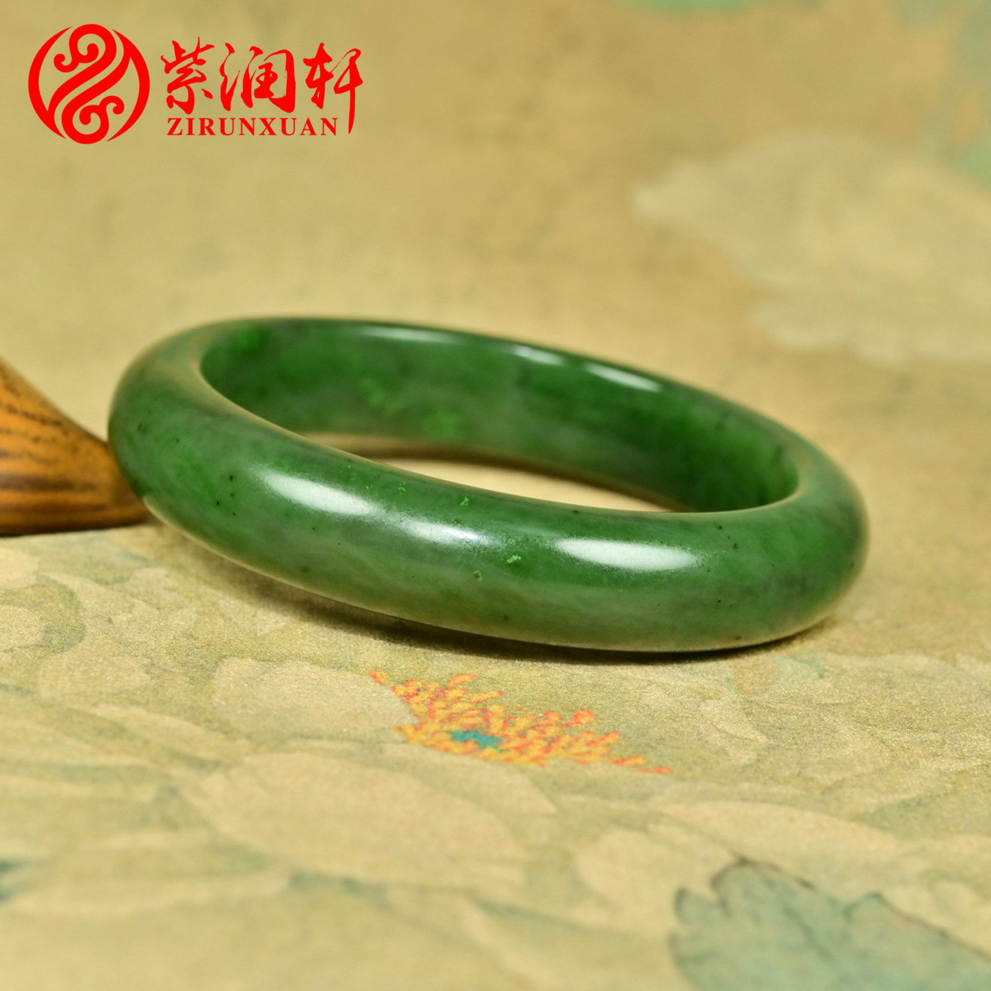 和田玉籽料碧玉手镯菠菜绿玛纳斯