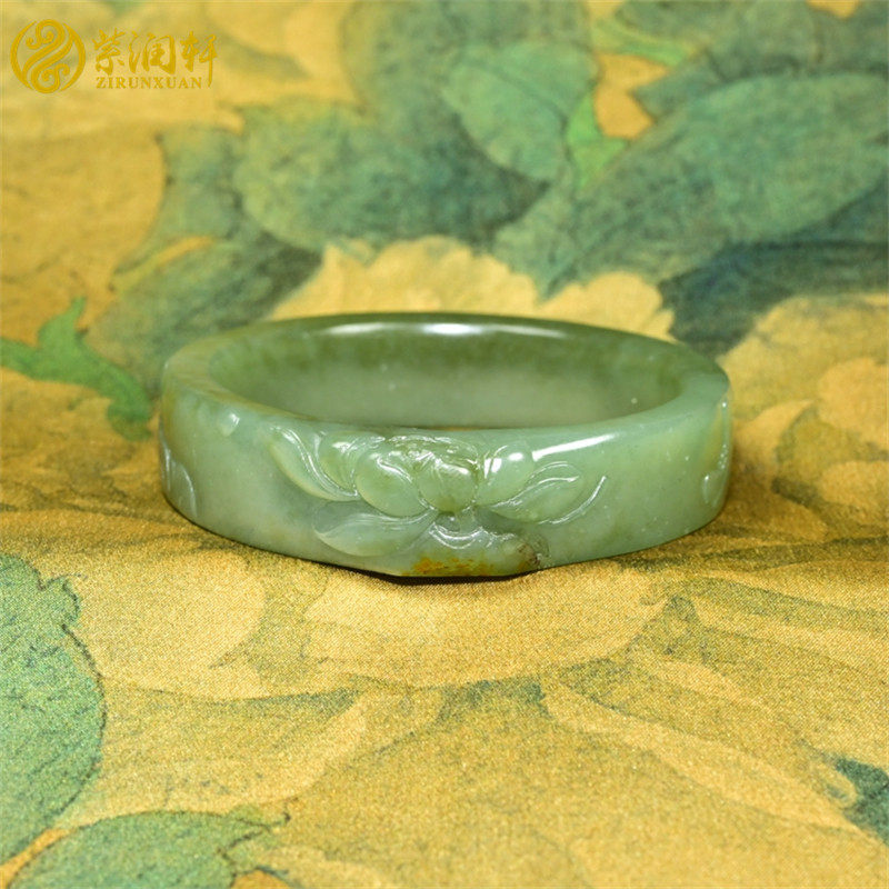 紫润轩新疆和田玉籽料沙枣青手镯苏工莲花荷花洒金皮镯子59MM珍品